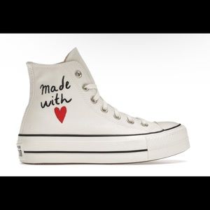 platform converse slightly used | small stain on right shoe |